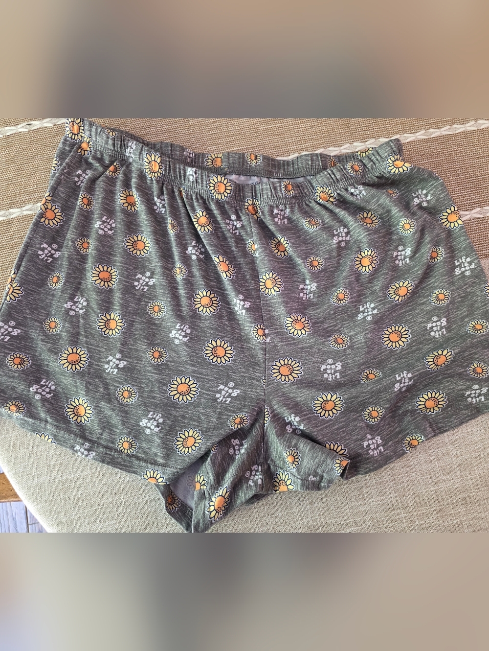 Life Is Good Grey And Yellow Daisy Print Lounge Shorts